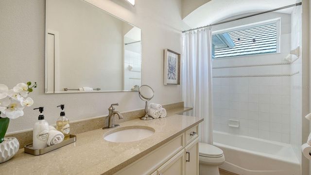 7823 HERITAGE CLASSIC COURT, Lakewood Ranch, FL 34202
