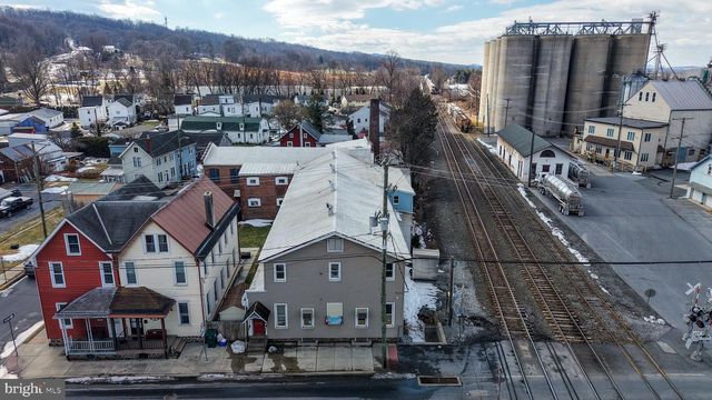 102 S RICHMOND ST, Fleetwood, PA 19522