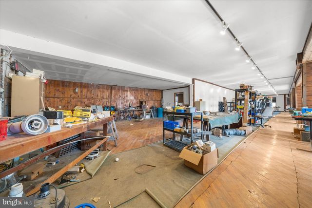 102 S RICHMOND ST, Fleetwood, PA 19522