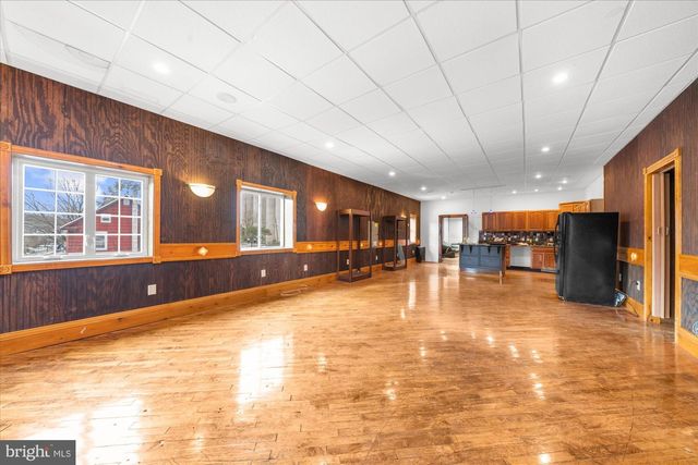 102 S RICHMOND ST, Fleetwood, PA 19522