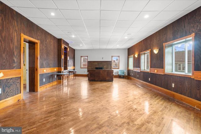 102 S RICHMOND ST, Fleetwood, PA 19522