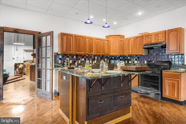 102 S RICHMOND ST, Fleetwood, PA 19522