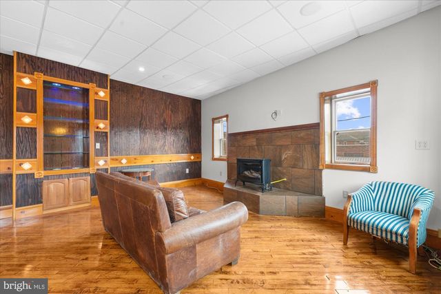 102 S RICHMOND ST, Fleetwood, PA 19522