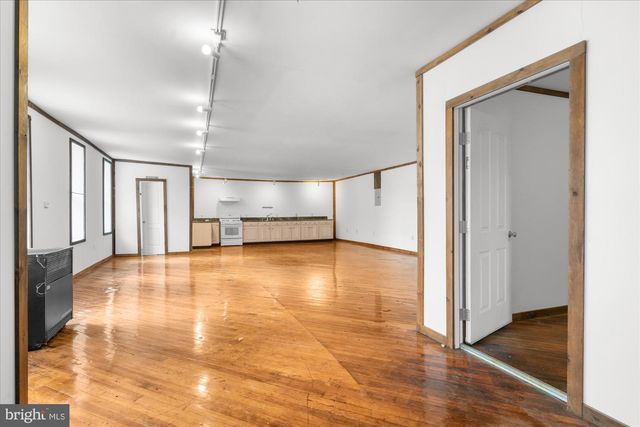 102 S RICHMOND ST, Fleetwood, PA 19522