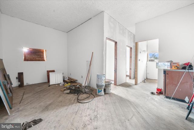 102 S RICHMOND ST, Fleetwood, PA 19522