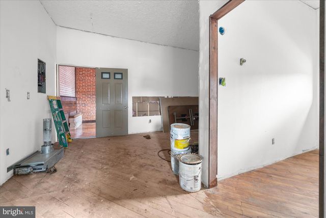 102 S RICHMOND ST, Fleetwood, PA 19522