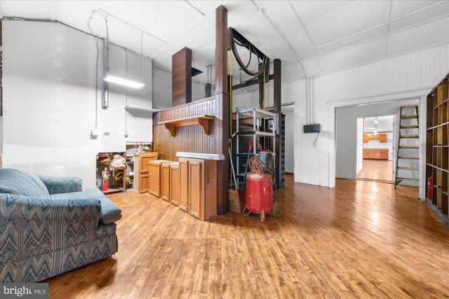 102 S RICHMOND ST, Fleetwood, PA 19522