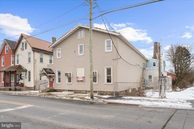 102 S RICHMOND ST, Fleetwood, PA 19522