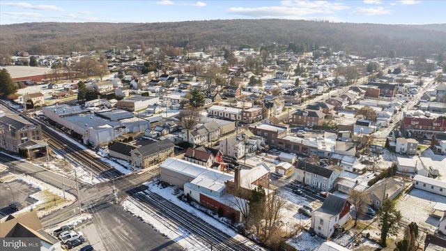 102 S RICHMOND ST, Fleetwood, PA 19522