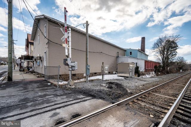 102 S RICHMOND ST, Fleetwood, PA 19522