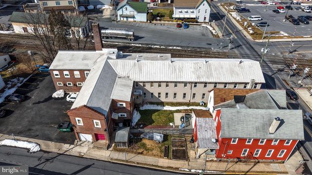 102 S RICHMOND ST, Fleetwood, PA 19522