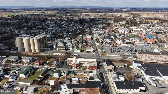 102 S RICHMOND ST, Fleetwood, PA 19522