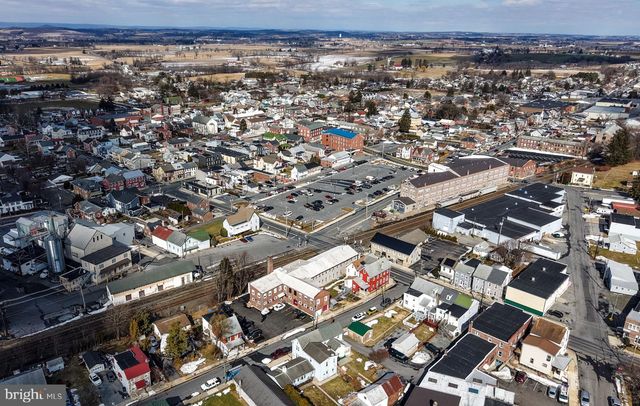 102 S RICHMOND ST, Fleetwood, PA 19522