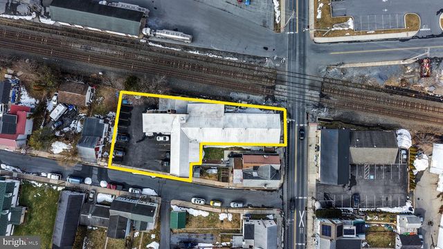 102 S RICHMOND ST, Fleetwood, PA 19522