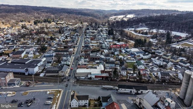 102 S RICHMOND ST, Fleetwood, PA 19522