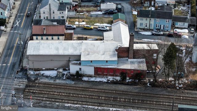 102 S RICHMOND ST, Fleetwood, PA 19522