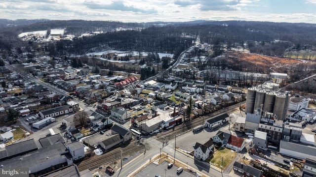 102 S RICHMOND ST, Fleetwood, PA 19522