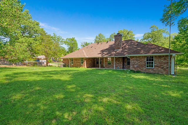 239 Deer Valley Drive, Powderly, TX 75473