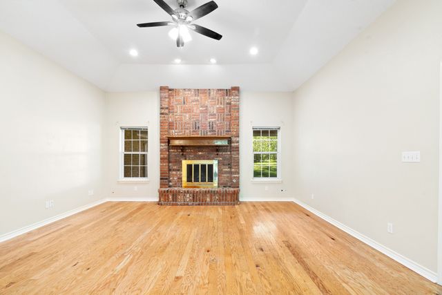 239 Deer Valley Drive, Powderly, TX 75473