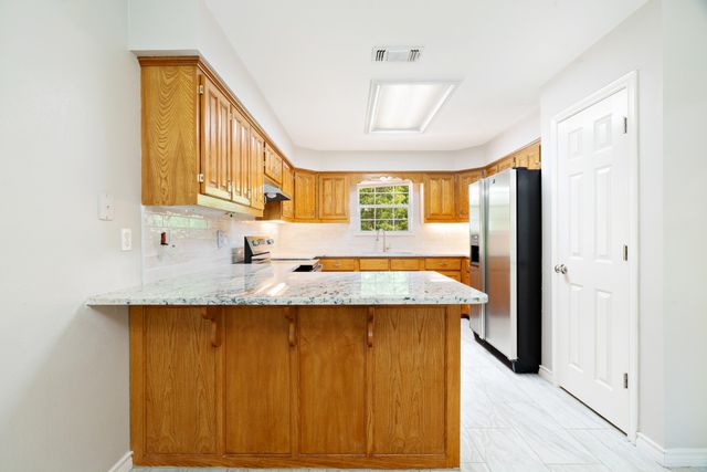 239 Deer Valley Drive, Powderly, TX 75473
