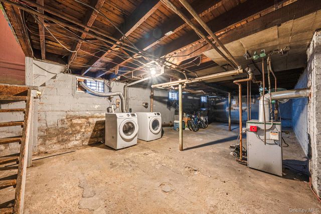 63 E Seaman Avenue, Freeport, NY 11520