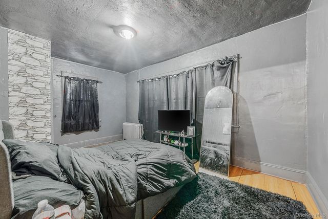 63 E Seaman Avenue, Freeport, NY 11520