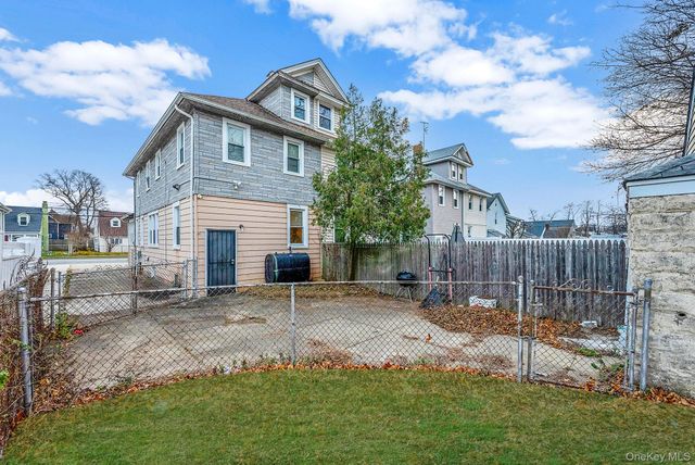 63 E Seaman Avenue, Freeport, NY 11520