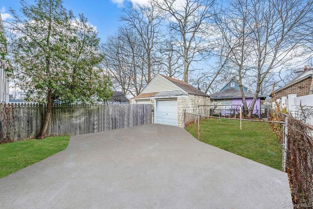 63 E Seaman Avenue, Freeport, NY 11520