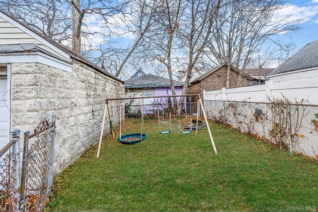 63 E Seaman Avenue, Freeport, NY 11520