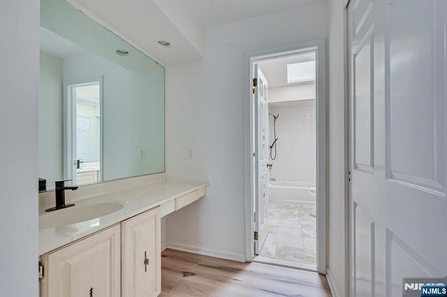 503 Timber Oaks Road 503, Edison, NJ 08820
