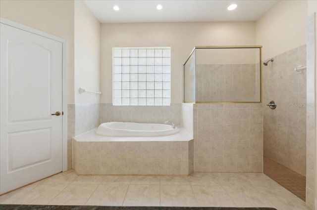 5646 HILLVIEW COURT, Lakeland, FL 33810
