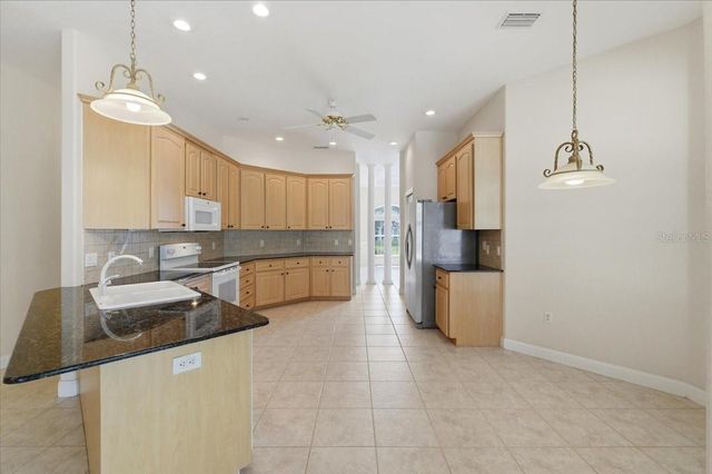 5646 HILLVIEW COURT, Lakeland, FL 33810