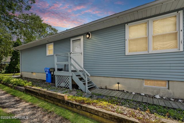 104 Laurel Avenue, Island Heights, NJ 08732
