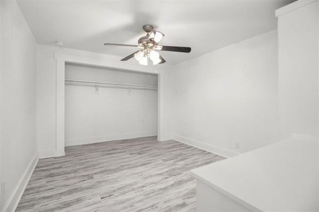 1111 W 46th Street 24, Kansas City, MO 64112