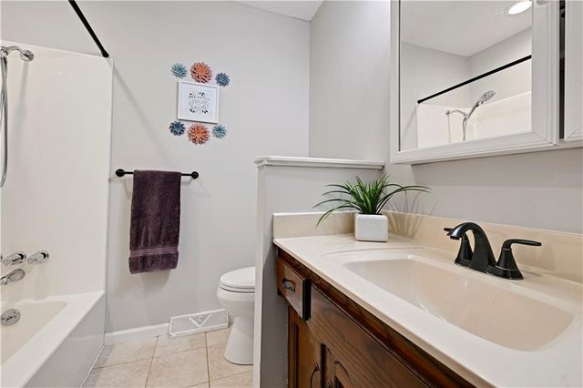 19430 Hardy Street, Stilwell, KS 66085