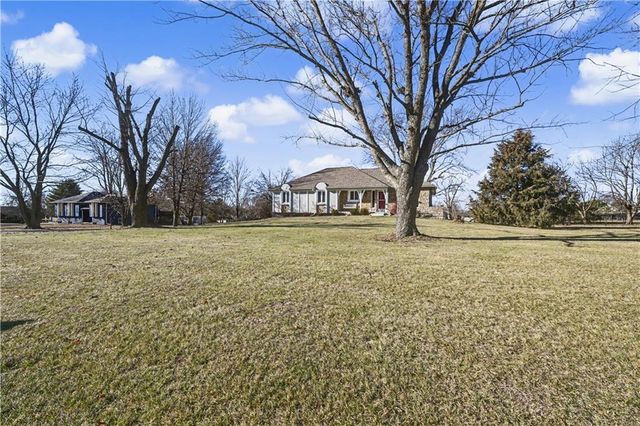 19430 Hardy Street, Stilwell, KS 66085