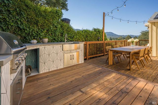 232 Sunnyside Ave, Sonoma, CA 95476