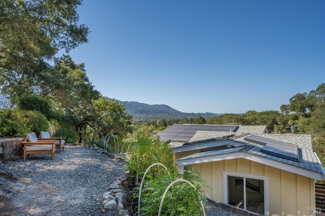 232 Sunnyside Ave, Sonoma, CA 95476