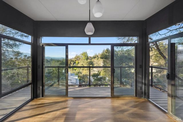 232 Sunnyside Ave, Sonoma, CA 95476