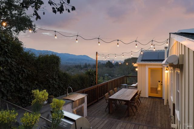 232 Sunnyside Ave, Sonoma, CA 95476