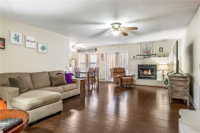 3 Holt Lane, Bella Vista, AR 72715