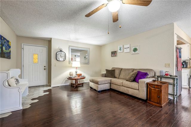 3 Holt Lane, Bella Vista, AR 72715