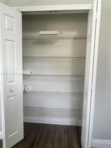 3390 NE 10th St 201, Homestead, FL 33033