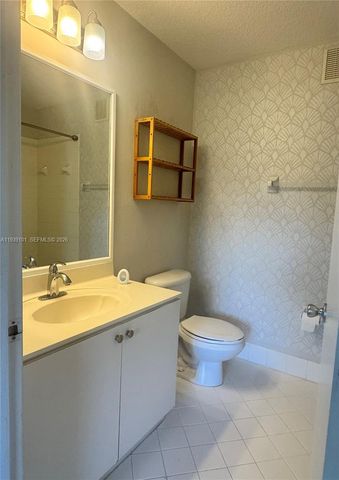 3390 NE 10th St 201, Homestead, FL 33033