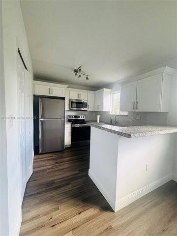 3390 NE 10th St 201, Homestead, FL 33033