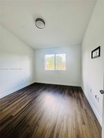 3390 NE 10th St 201, Homestead, FL 33033