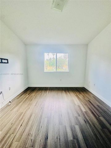 3390 NE 10th St 201, Homestead, FL 33033