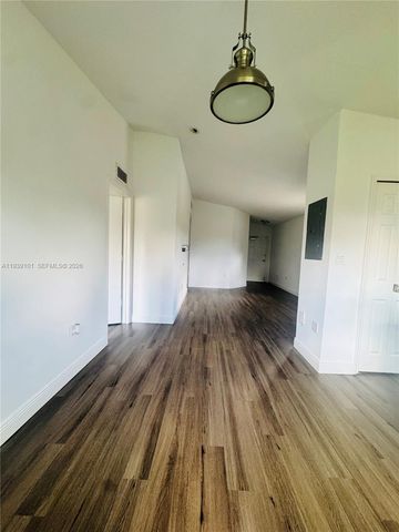 3390 NE 10th St 201, Homestead, FL 33033