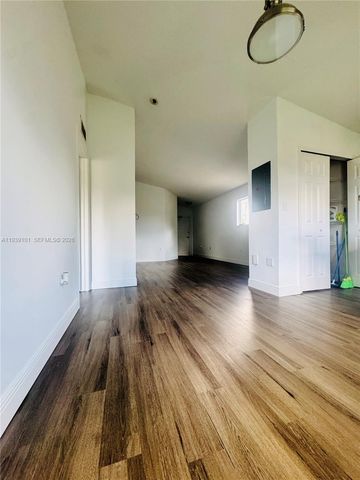 3390 NE 10th St 201, Homestead, FL 33033