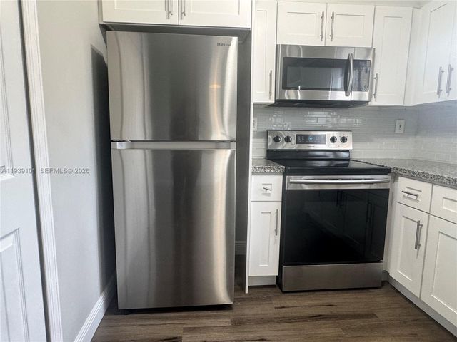 3390 NE 10th St 201, Homestead, FL 33033